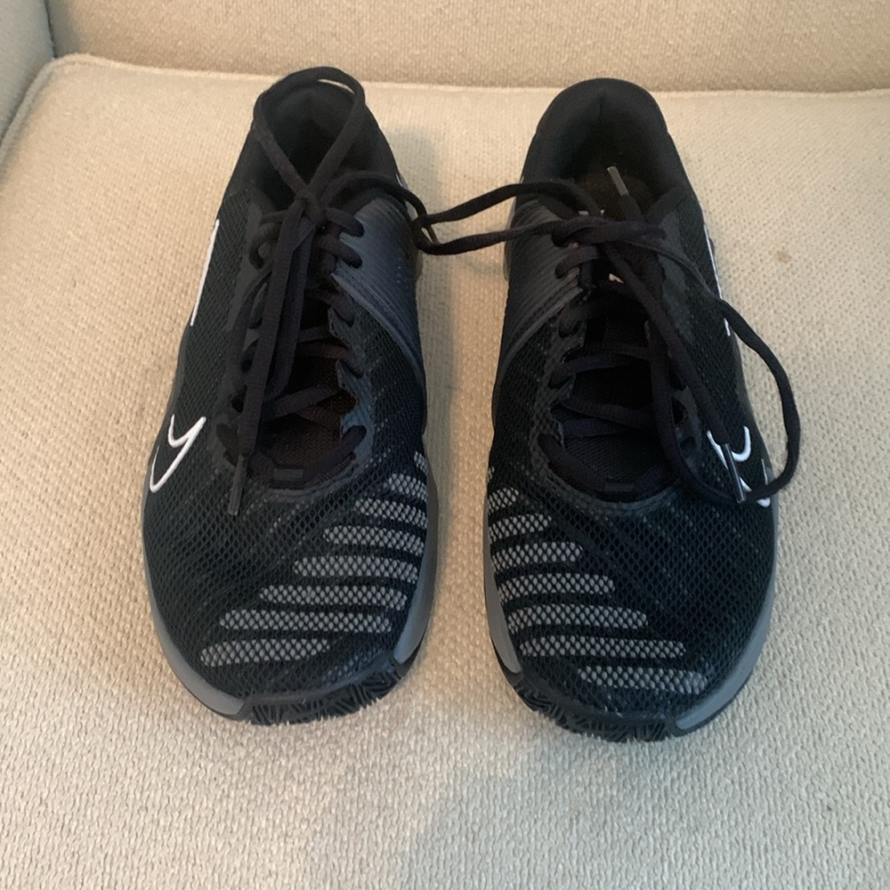 Women’s Nike Metcon 9! Gently Worn! Great Condition! - Picture 2 of 6